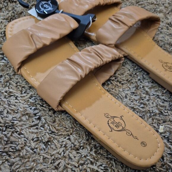 Tan Women's Double Strap Faux Leather Sandals sz 9 - Picture 3 of 8